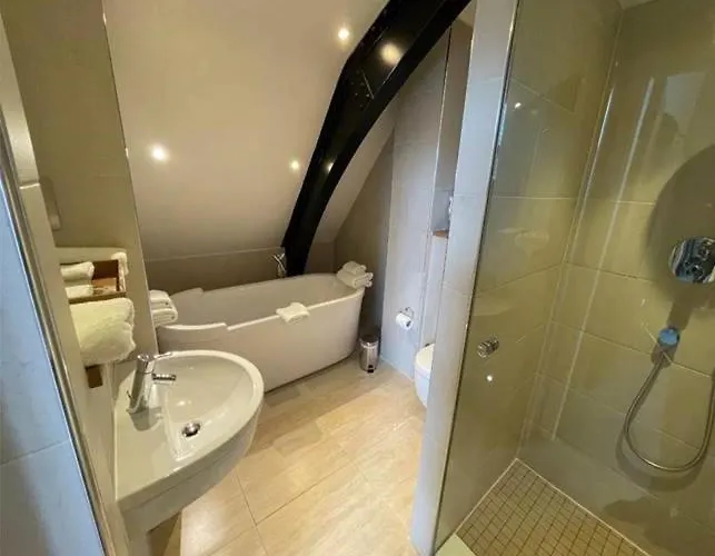 Quebecs Luxury 5* ليدز