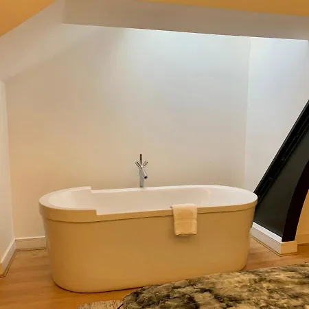 Quebecs Luxury 5* リーズ