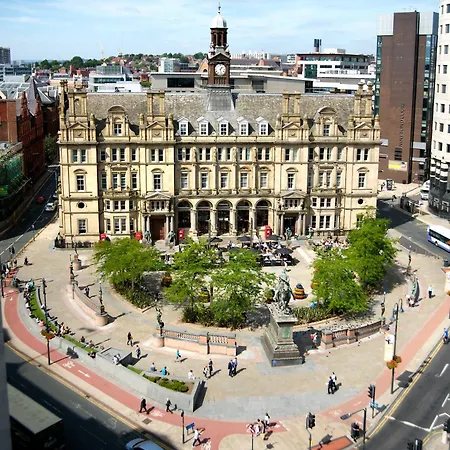 Quebecs Luxury Leeds (West Yorkshire)