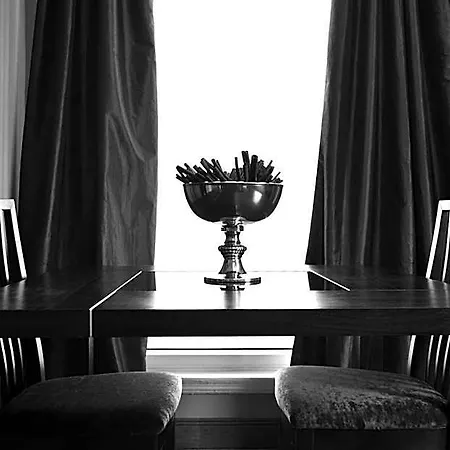Quebecs Luxury 5* Leeds (West Yorkshire)
