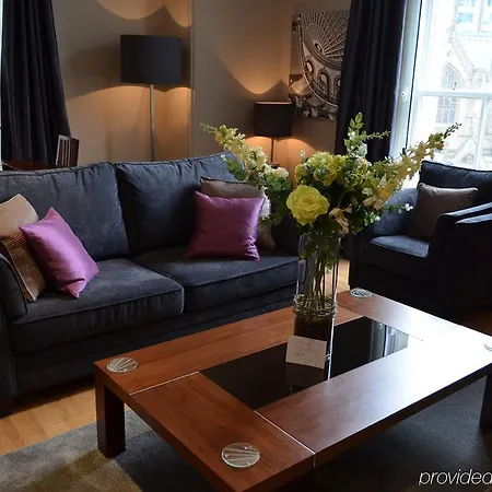 Quebecs Luxury Aparthotel Leeds (West Yorkshire)