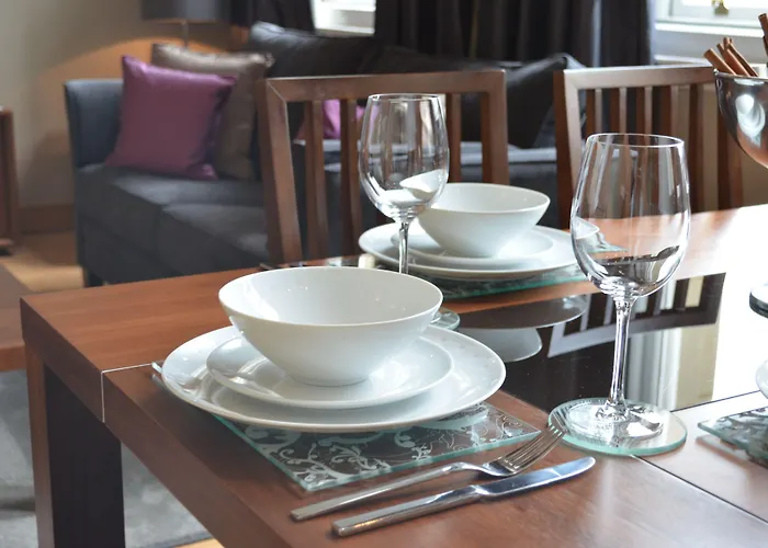 Quebecs Luxury Leeds (West Yorkshire)