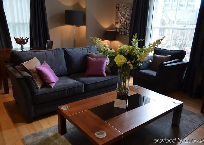 Quebecs Luxury Apart-hotel Leeds (West Yorkshire)